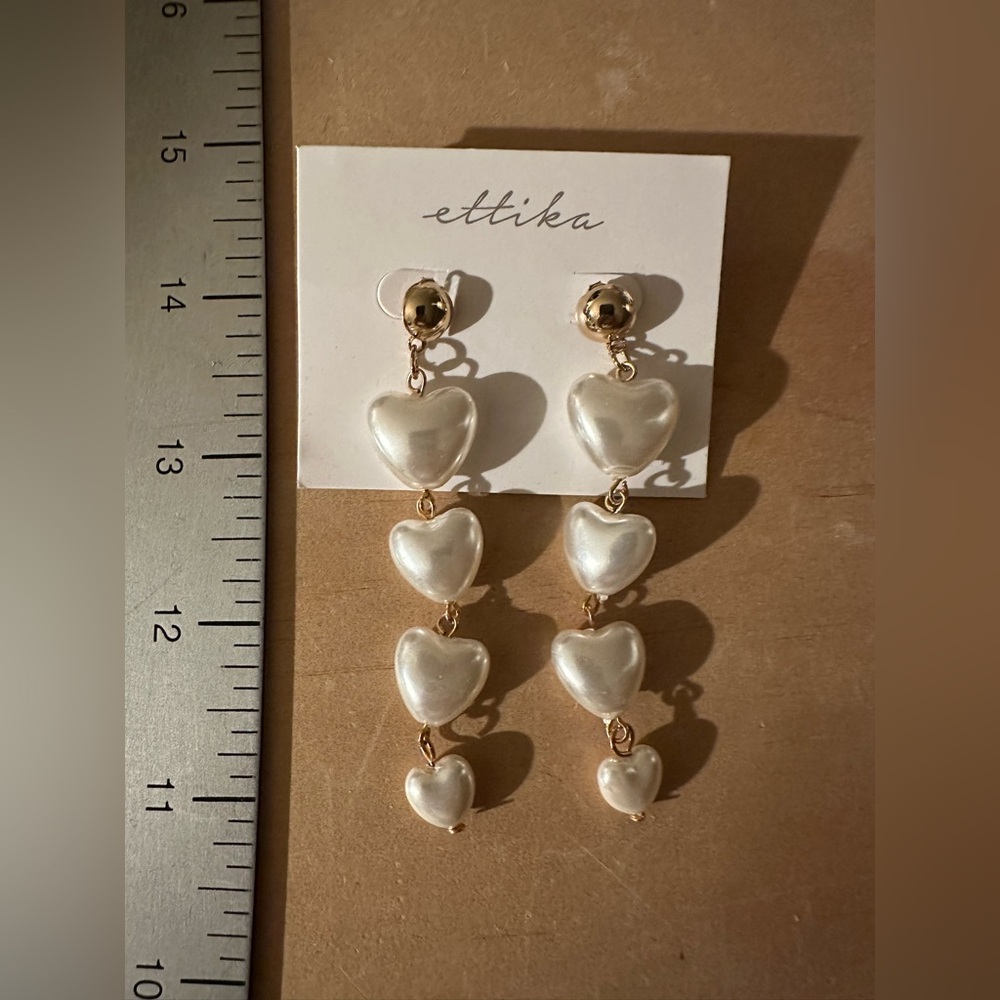 New Ettika Heart Pearl Drop Earrings in Gold and Cream